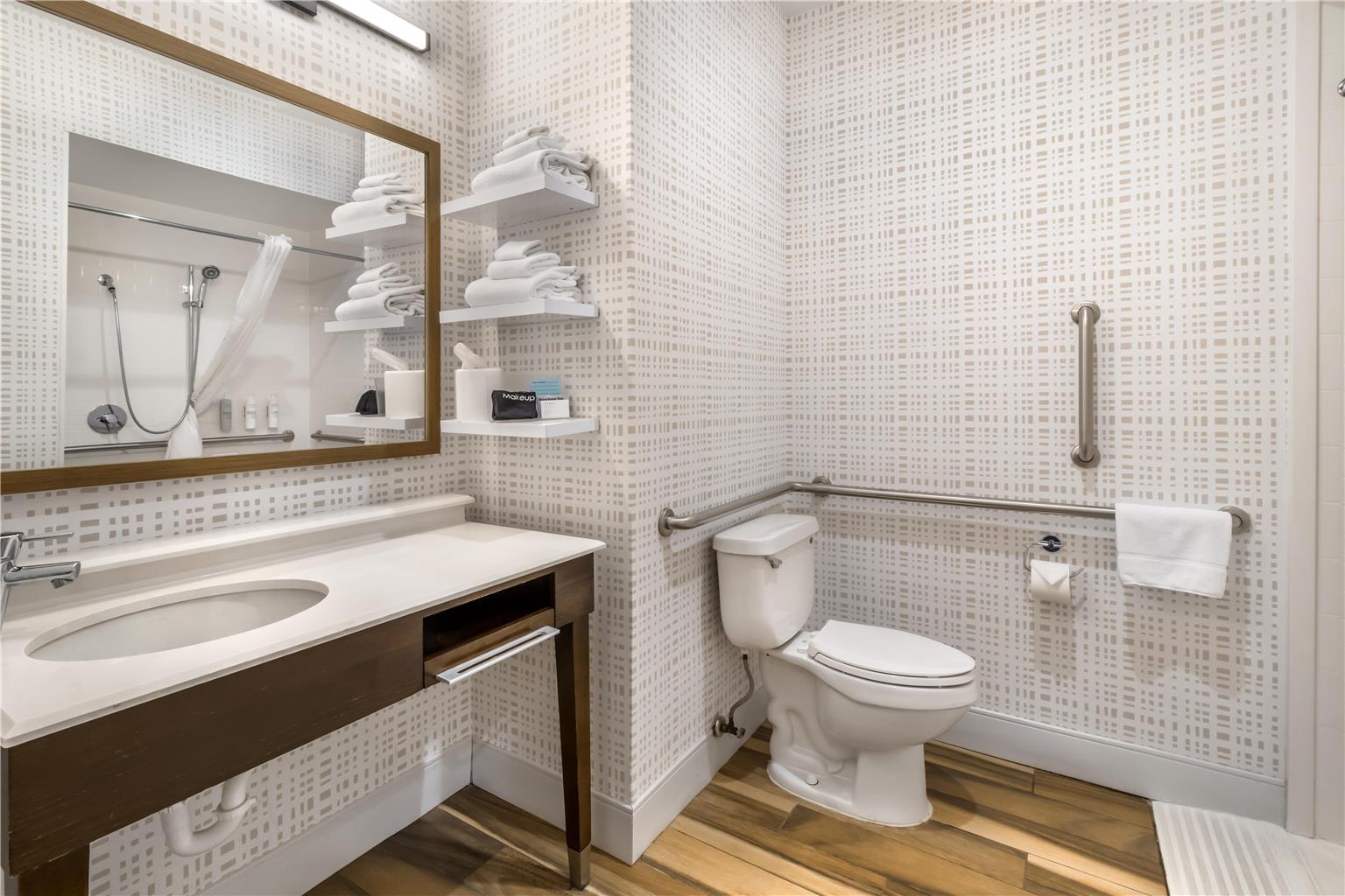Guest room bath 