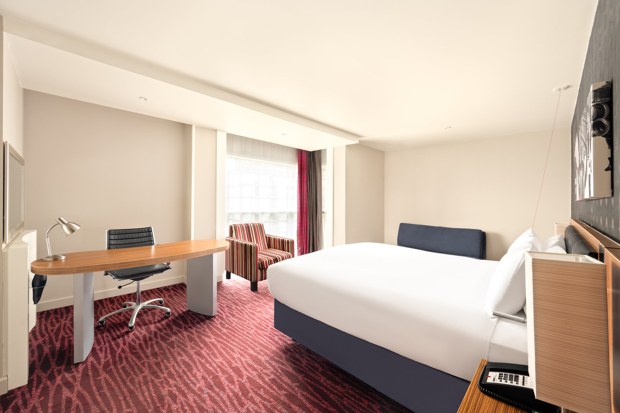 Images Holiday Inn Manchester - Mediacityuk by IHG