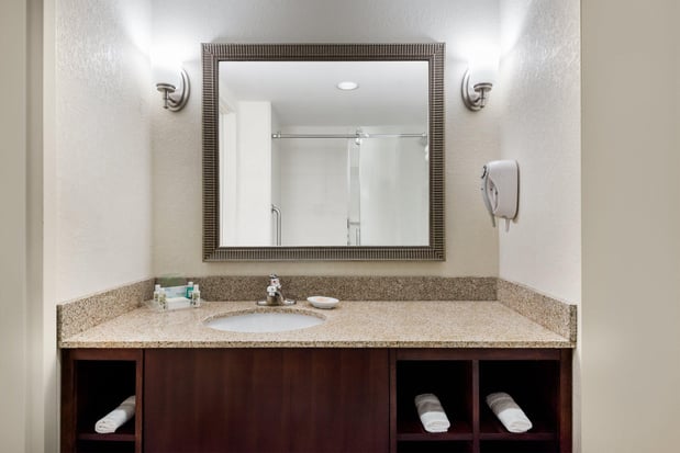 Images Holiday Inn Johnstown-Gloversville by IHG