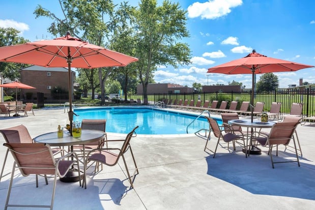 Images Fox Pointe Apartment Homes