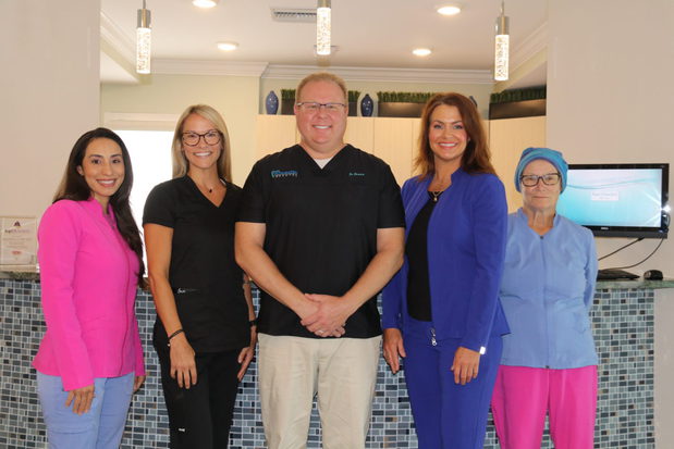Images Melvin Benson, DDS