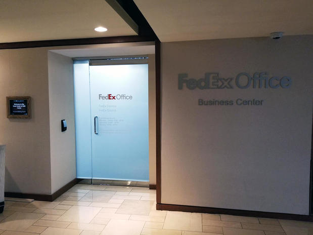 Images FedEx Office Print & Ship Center