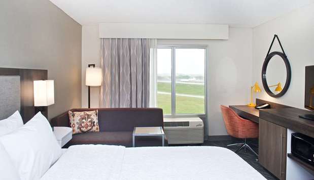 Images Hampton Inn & Suites N. Ft. Worth-Alliance Airport