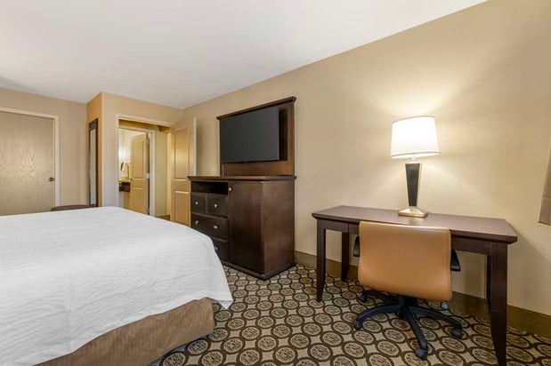 Images Best Western Plus InnTowner Madison