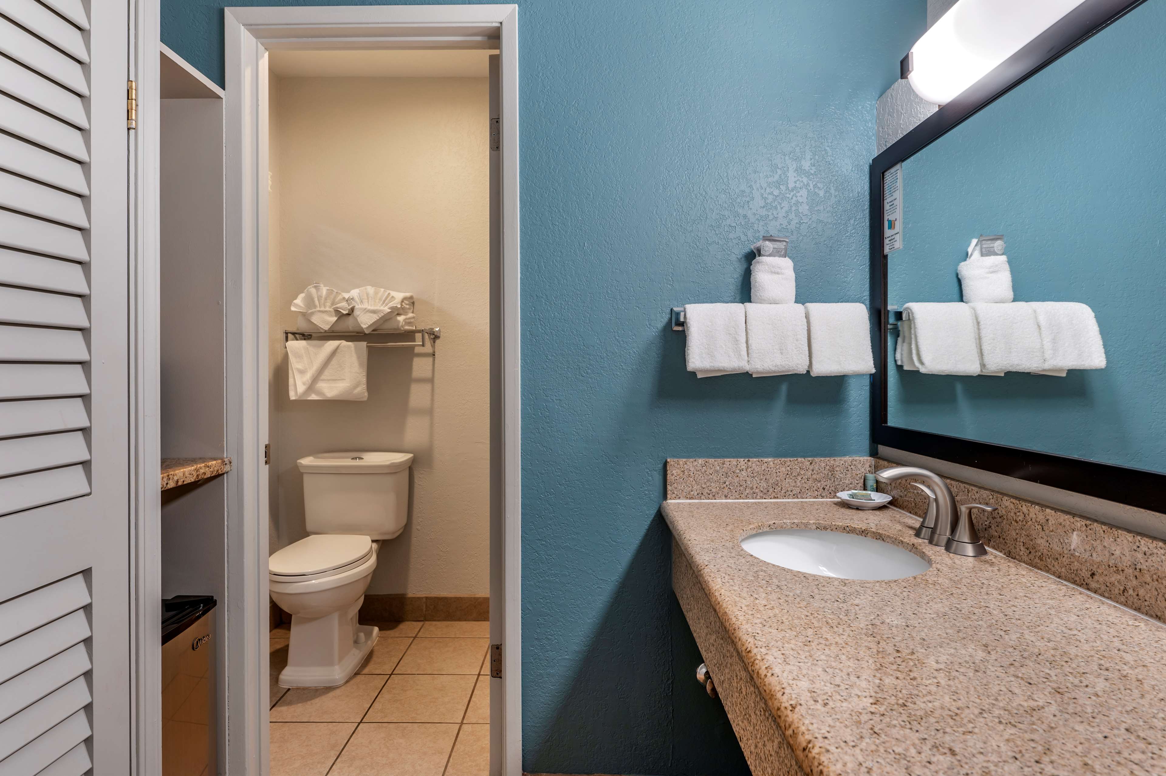 Standard Bathroom Best Western San Marcos Inn Morro Bay (805)772-2248