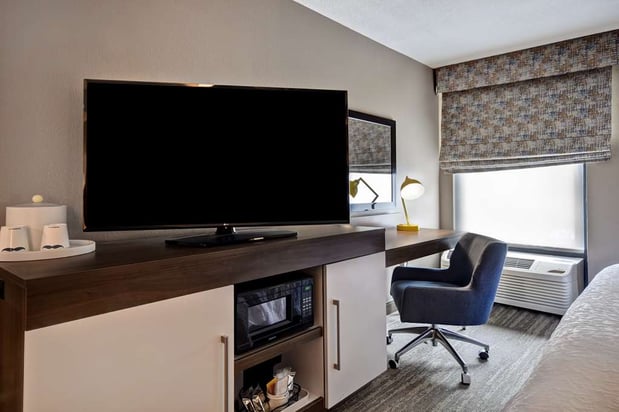 Images Hampton Inn Birmingham-Colonnade 280