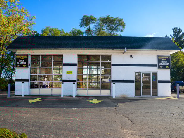 Images Performance Plus Quick Oil Change