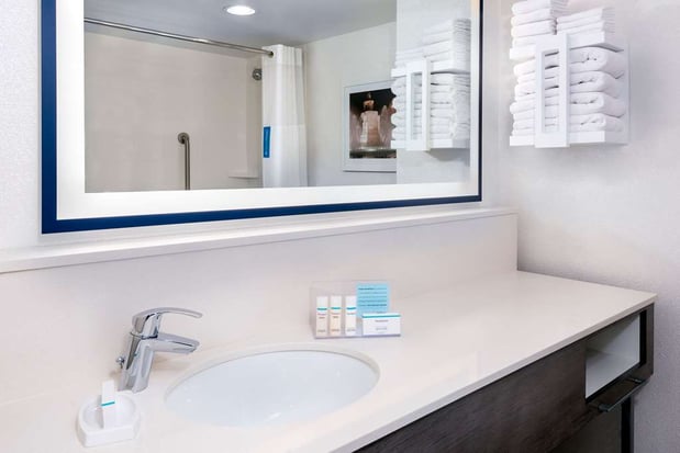 Images Hampton Inn & Suites Kansas City-Country Club Plaza