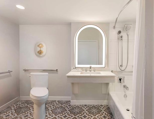 Images The Singer Oceanfront Resort, Curio Collection by Hilton