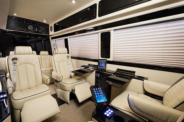 Images Go Luxe Limousine
