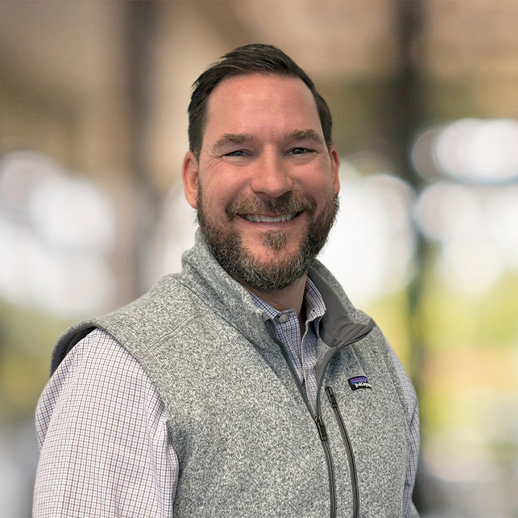 Headshot of George Curtin, a wealth advisor at Chase