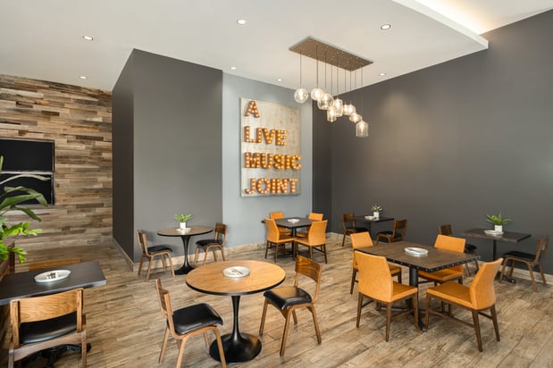 Images Holiday Inn & Suites Nashville Downtown - Broadway by IHG