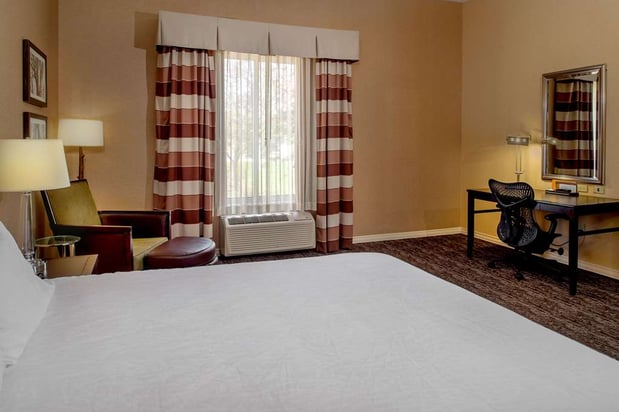 Images Hilton Garden Inn St. Louis Airport