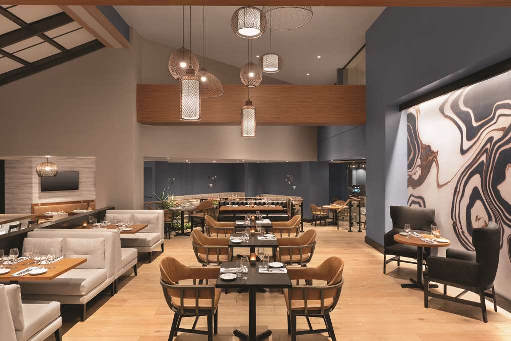 DoubleTree by Hilton Tampa Rocky Point Waterfront