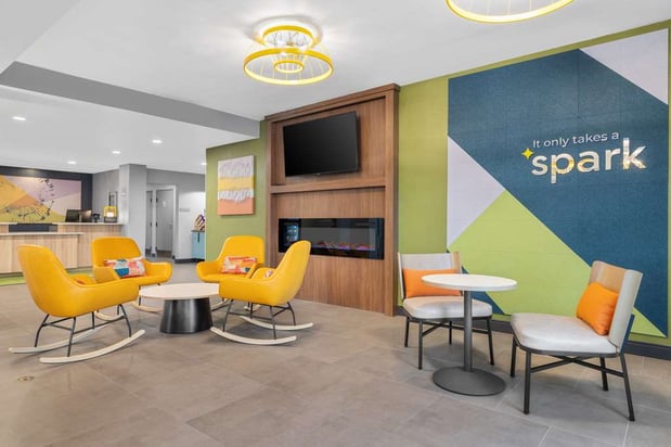 Images Spark by Hilton Colorado Springs I 25 Central