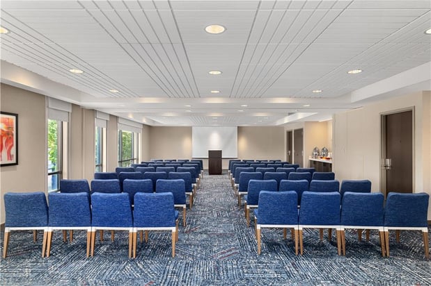 Images Hilton Garden Inn Burlington Downtown