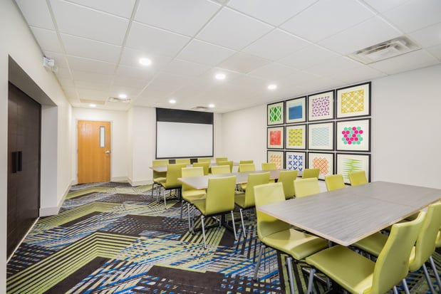 Images Holiday Inn Express & Suites Louisville East by IHG
