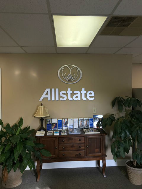 Images Dan Carlisle: Allstate Insurance
