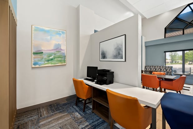 Images Holiday Inn Express & Suites Raleigh NE - Medical Ctr Area by IHG