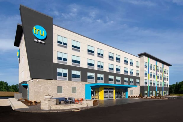 Images Tru by Hilton Sharonville Cincinnati