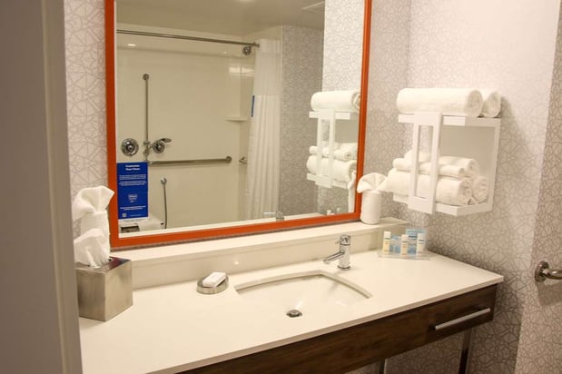 Images Hampton Inn & Suites Olean