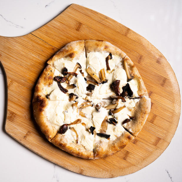 Images Mama Devechios Pizzeria