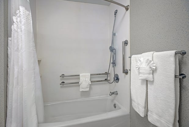 Images Holiday Inn Express & Suites Milwaukee - Brookfield by IHG