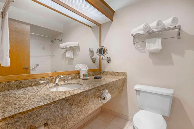 Images Best Western Plus Mill Creek Inn