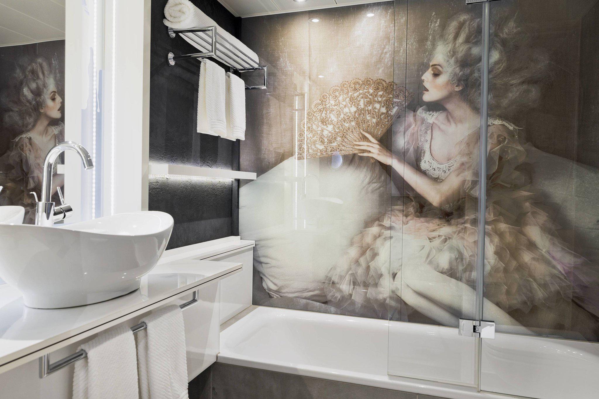 Renaissance Wien Hotel, Linke Wienzeile/Ullmannstrasse 71 in Vienna