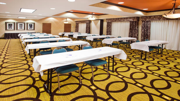 Images Holiday Inn Express Peachtree Corners-Norcross by IHG