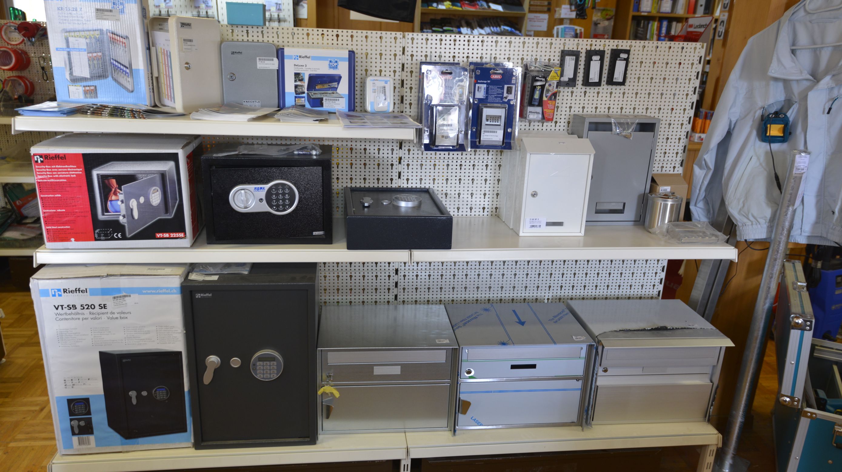 Bilder Knechtle Eisenwaren AG