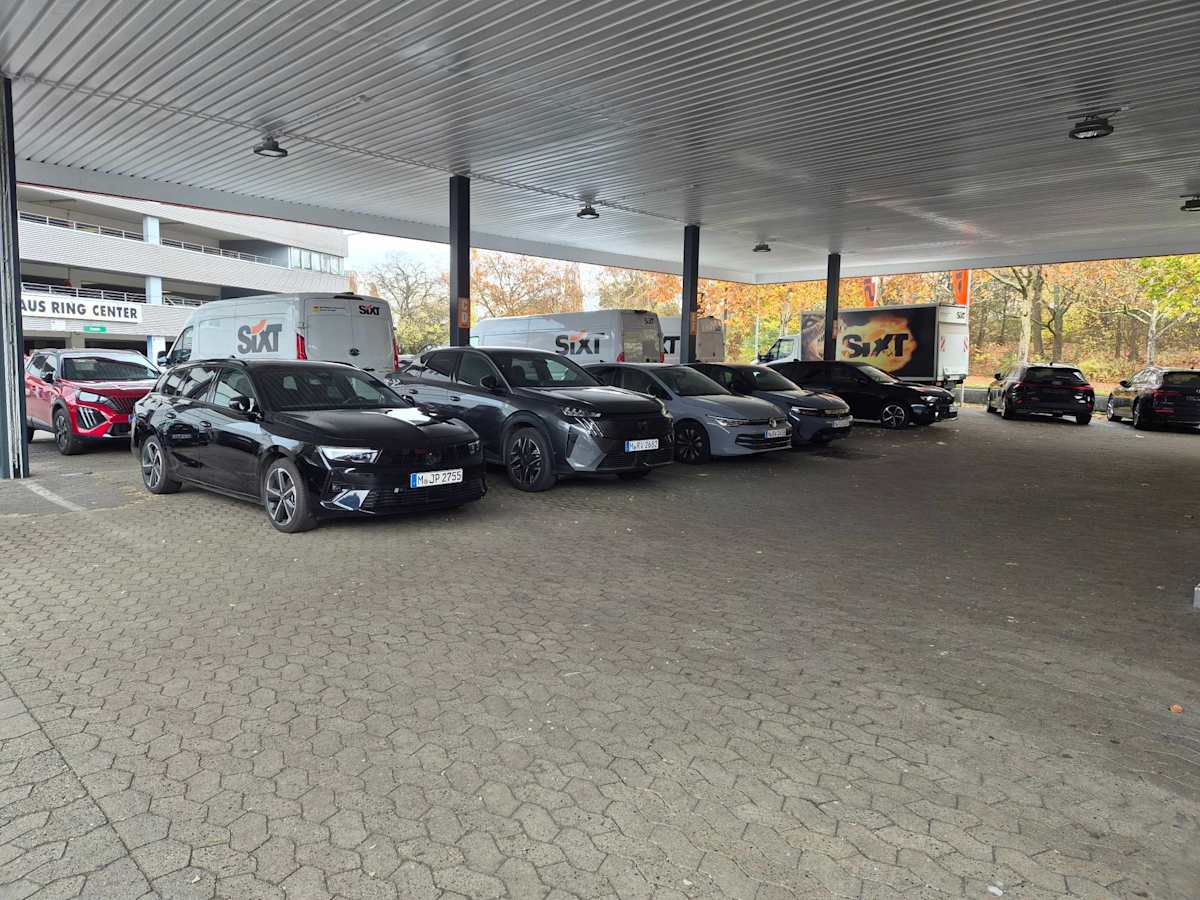 SIXT Autovermietung Braunschweig Süd, Berliner Platz 1B in Braunschweig