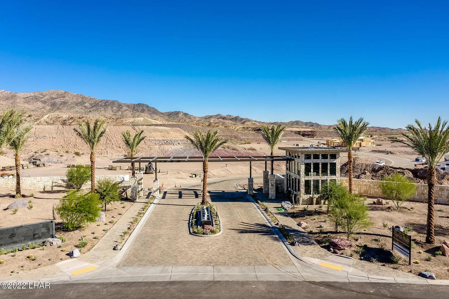 If you are looking for new construction homes for sale, The Gedalje Group can help you! The Villas at The Foothills are filled with new-build properties featuring some of the best views in Lake Havasu that you won't want to miss.