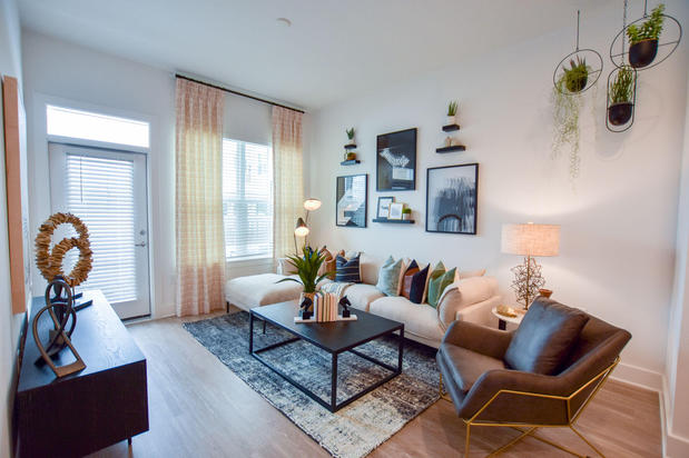 Images The Ivy at Ariston