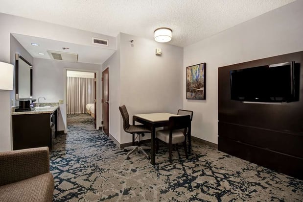 Images Embassy Suites by Hilton Charleston