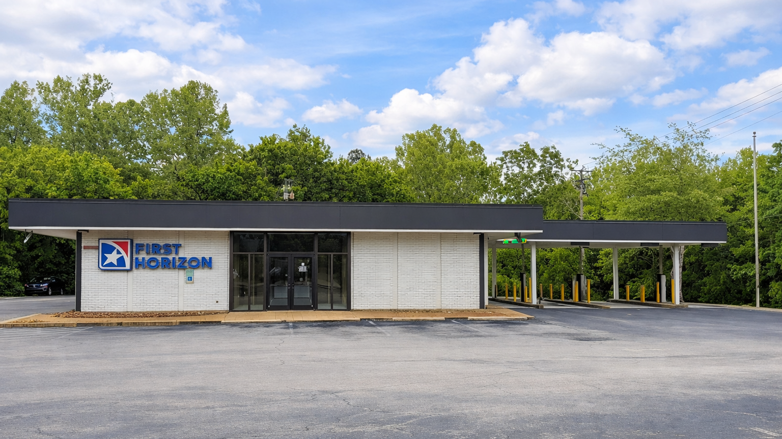 First Horizon Bank - Knoxville, TN - Asheville Hwy