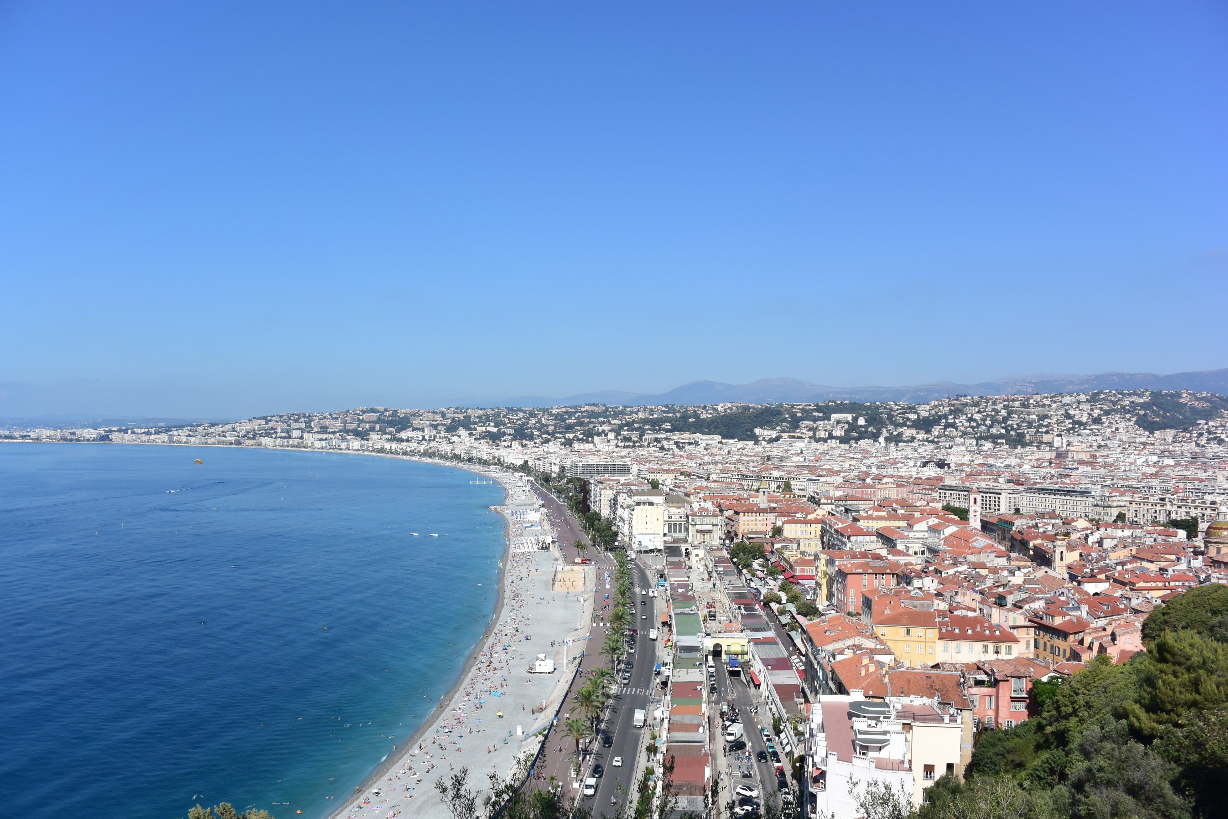 地中海リゾートと花の都で過ごすフランスの休日 ニース、パリ 南仏とパリを旅する6泊8日フリープラン