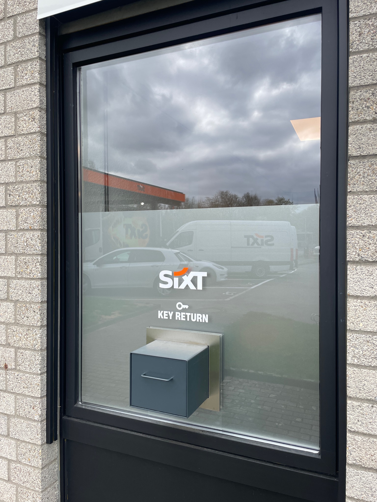 SIXT Truck Center Düsseldorf, Tilde-Klose-Weg 2-4 in Düsseldorf