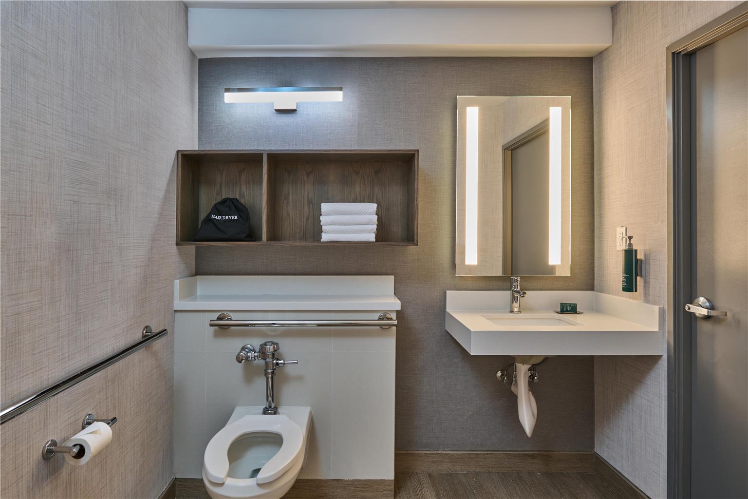 Guest room bath