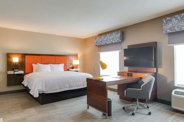 Images Hampton Inn & Suites Nashville North Skyline