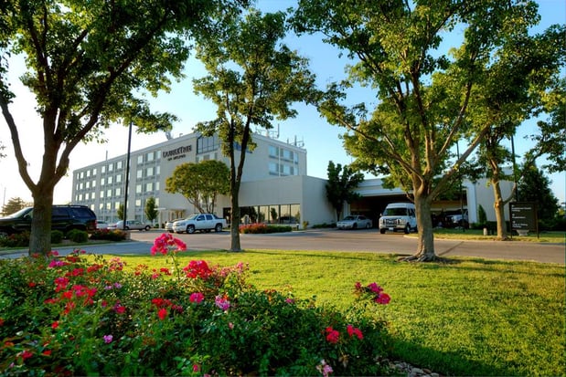 Images DoubleTree by Hilton Hotel Wichita Airport