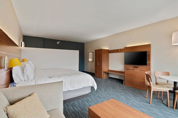 Images Holiday Inn Express & Suites Orlando - Lake Buena Vista by IHG
