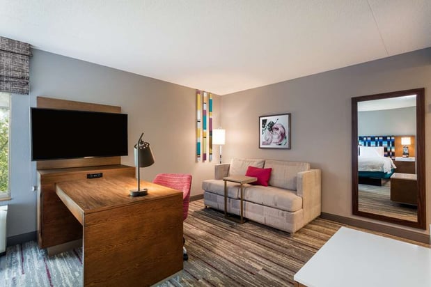 Images Hampton Inn & Suites Herndon-Reston
