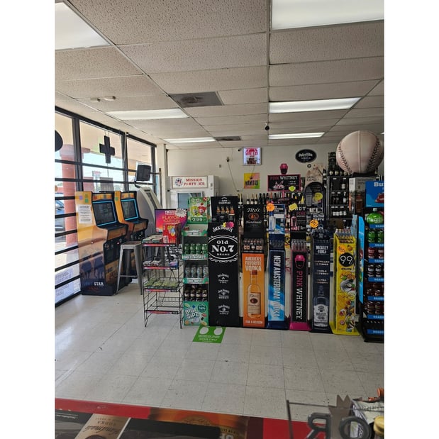 Images DC Liquors - Thousand Oaks