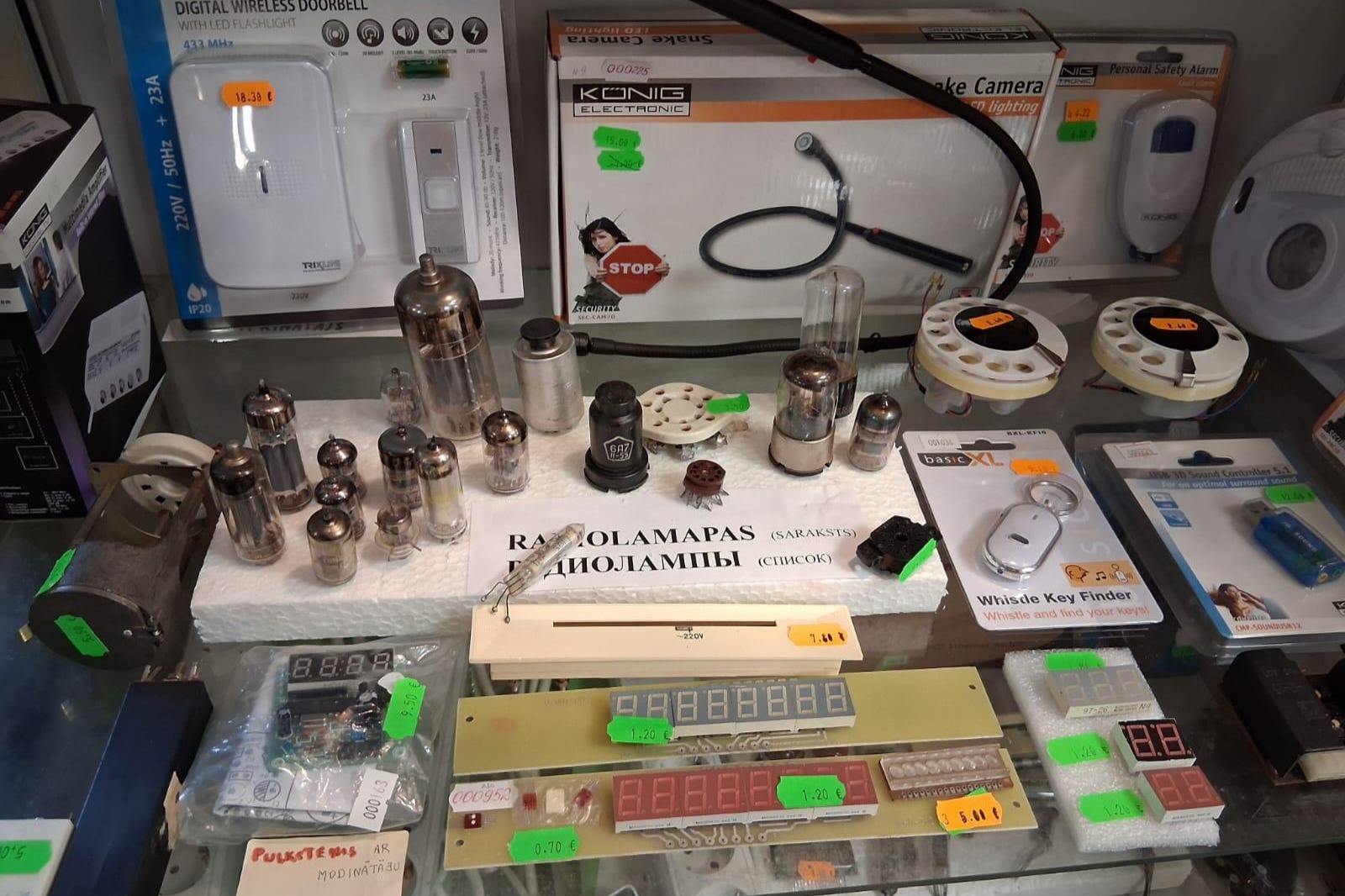 Elkomp, Profesionāli instrumenti elektriķiem