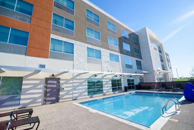 Images Holiday Inn Express & Suites McKinney - Frisco East by IHG