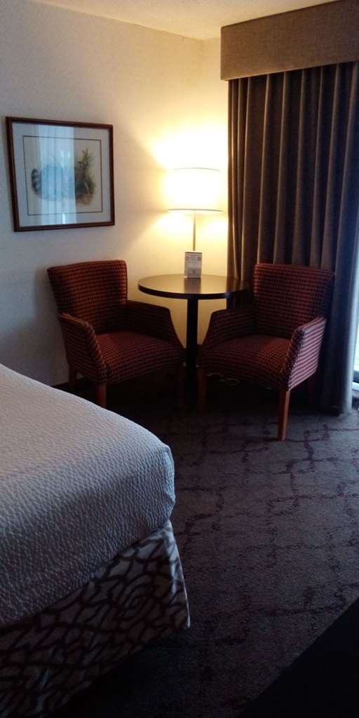 2 Double Beds with River View Best Western Plus Otonabee Inn Peterborough (705)742-3454