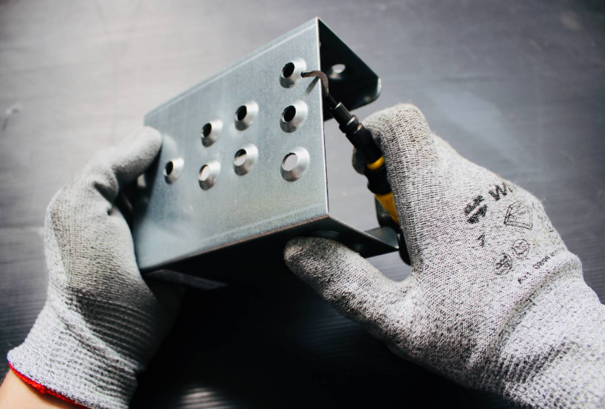 DDM Industriedienstleistungen Inh. Mica Dimitrijevic, Daimlerstrasse 9/1 in Plüderhausen