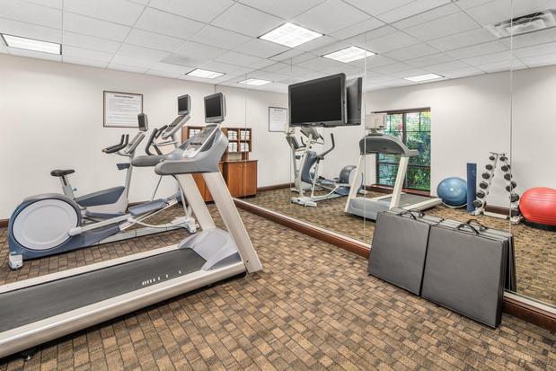 Images Holiday Inn Express & Suites Wilmington-Newark by IHG