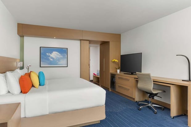 Images The Art Hotel Denver, Curio Collection by Hilton